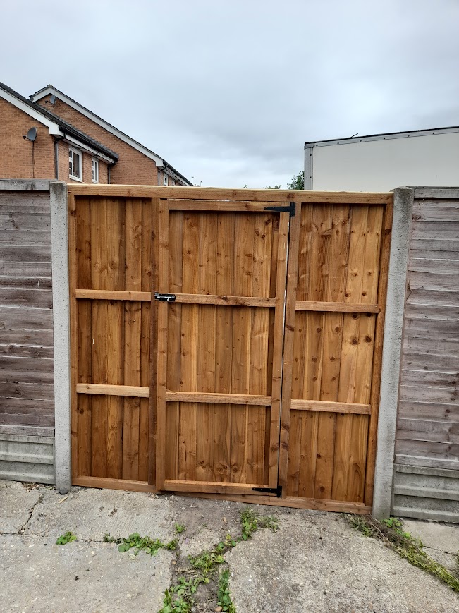 closeboard fence panel door